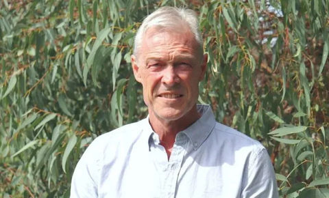 headshot of Alan Beattie